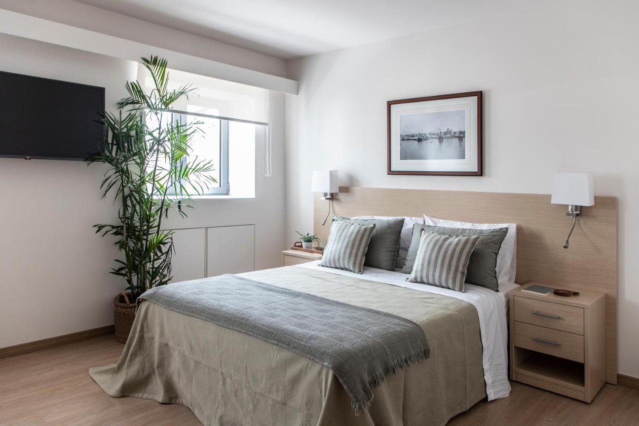 Gallery Suites & Residences Пирей Экстерьер фото