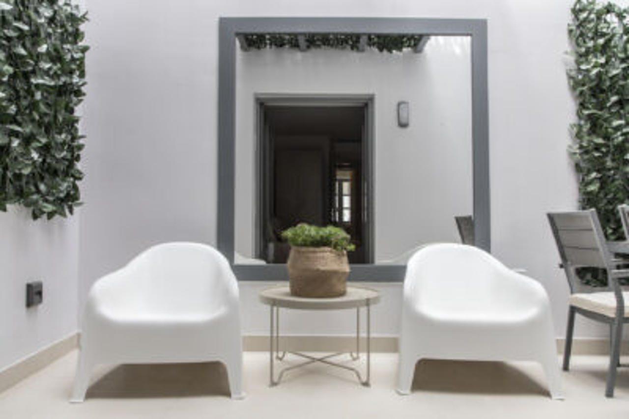 Gallery Suites & Residences Пирей Экстерьер фото