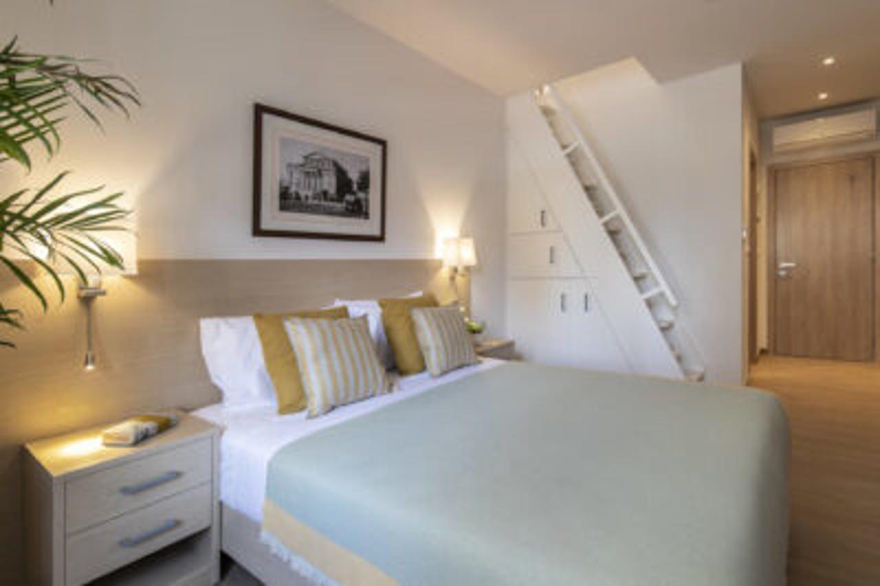 Gallery Suites & Residences Пирей Экстерьер фото
