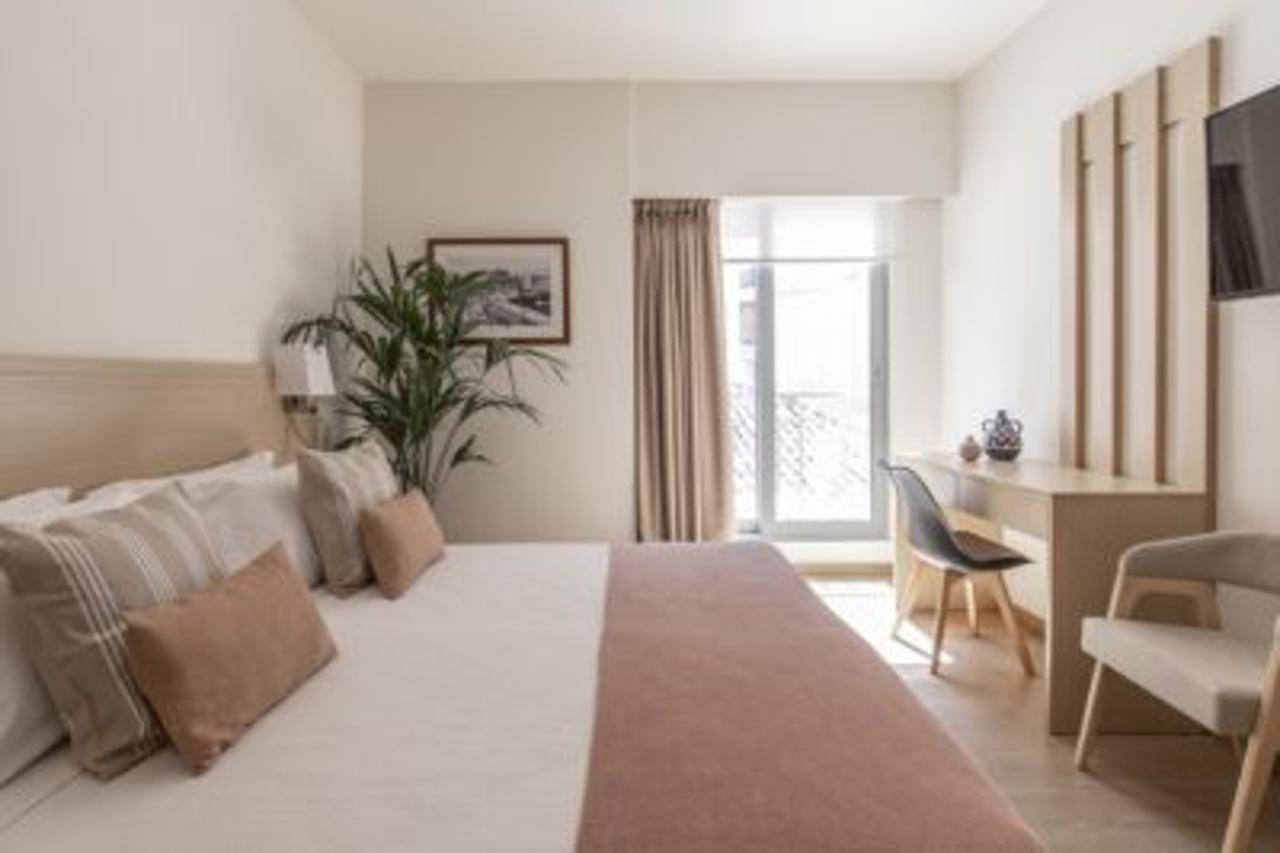 Gallery Suites & Residences Пирей Экстерьер фото